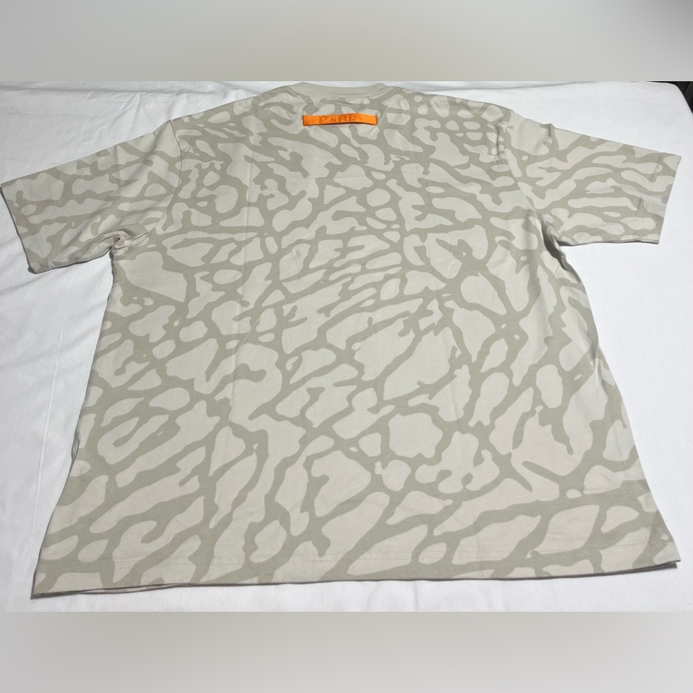Jordan Beige Abstract Pattern Tee - Picture 4 of 6